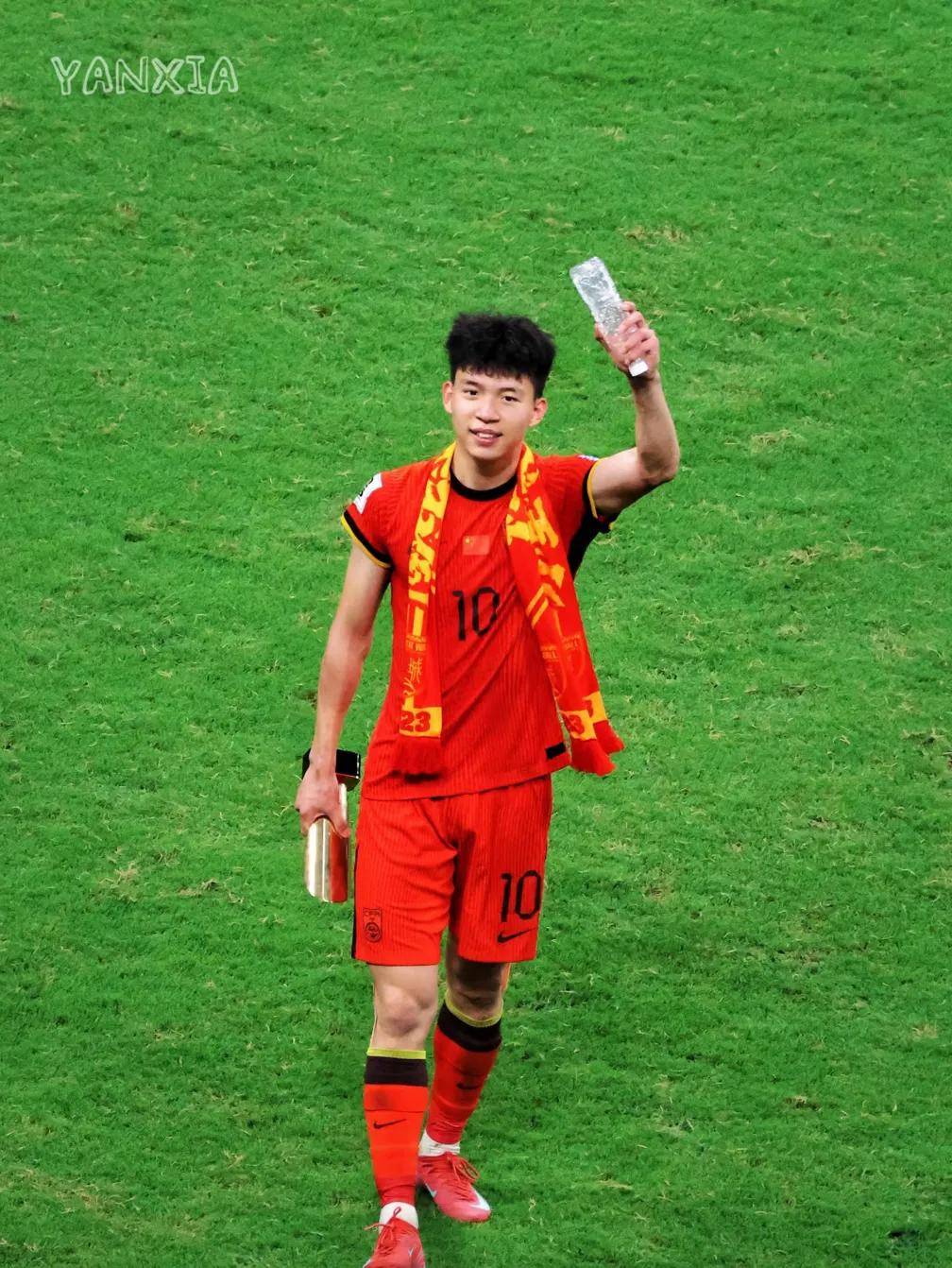 国内足球比赛中球队发挥出色，实现连胜的简单介绍