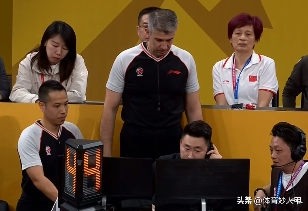 精彩比赛引发争议，裁判遭质疑