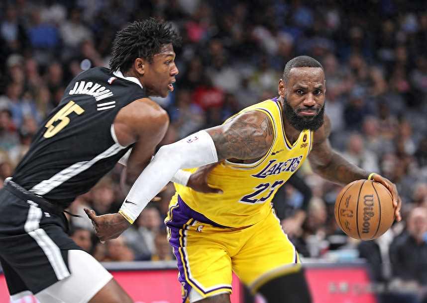 绝地反击：强队在比赛中逆转局势取得胜利的简单介绍