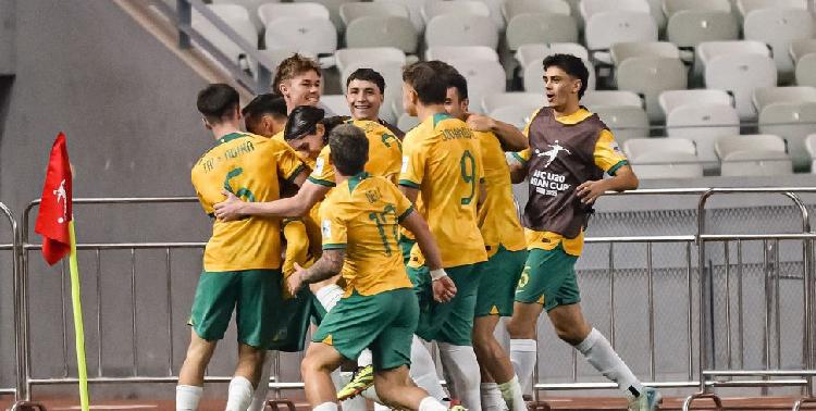 aoa体育活动-点球大战扣人心弦，比赛激动精彩