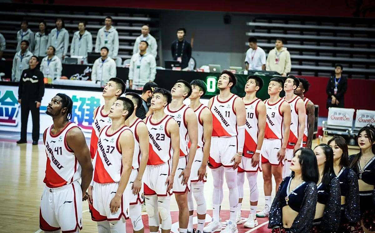 关于江苏男篮战术灵活，展现新风采的信息