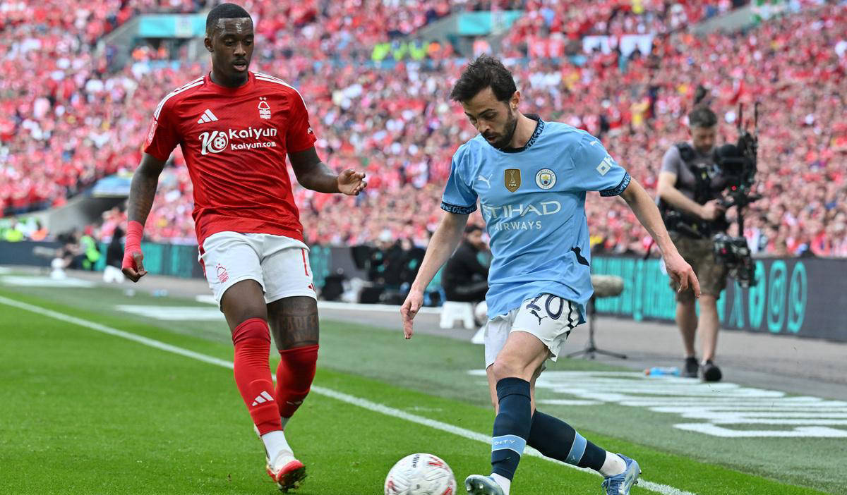 关于曼城客场大胜南安普顿，继续领跑积分榜的信息